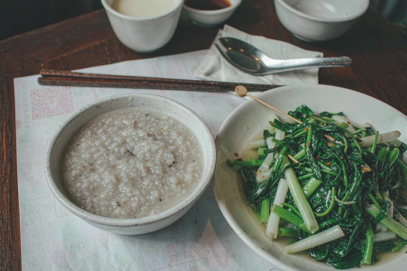 在北京温和饮食：年长游客的软食与清淡口味指南